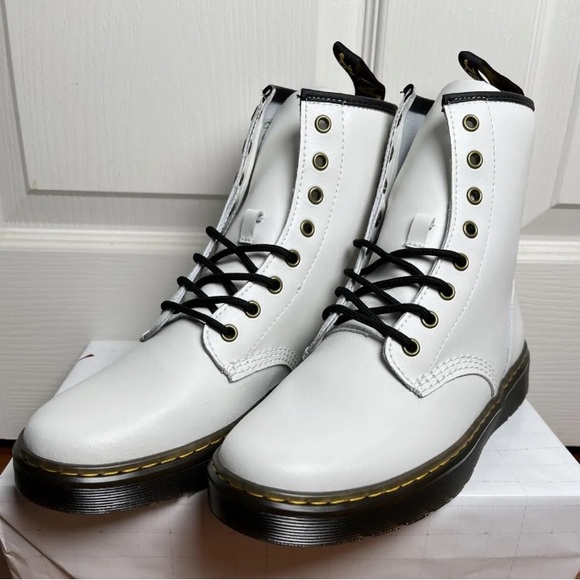 Dr. Martens Women's Size 6 Men's Size 4 Leather Zavala White Combat Boots - Picture 1 of 5